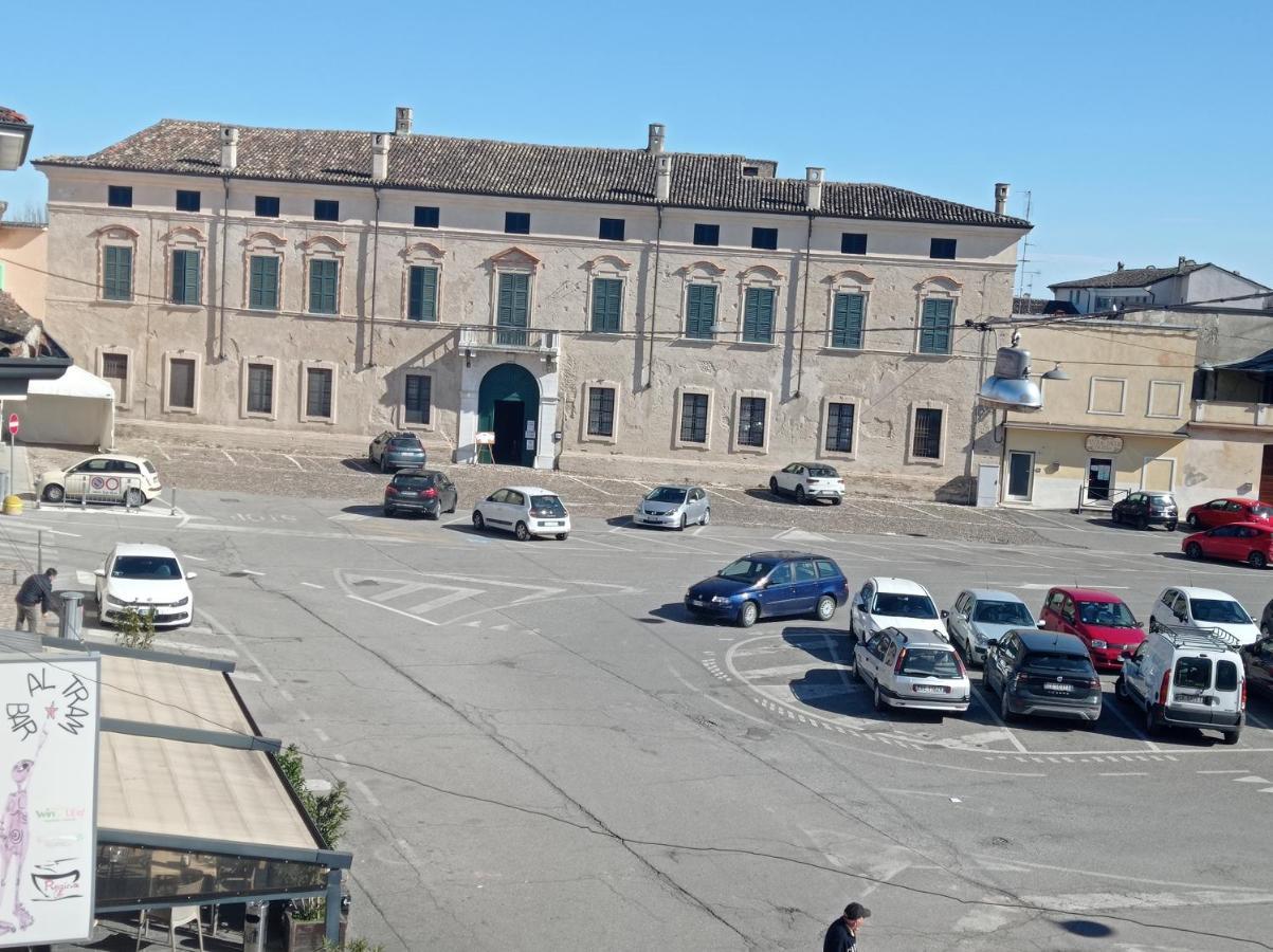 Ferienwohnung House Piazza Vittoria Medole Exterior foto